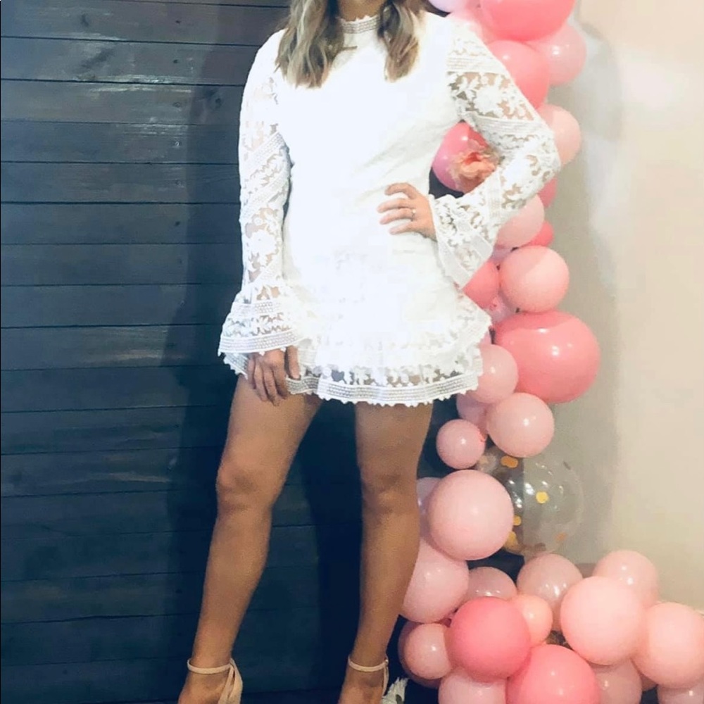 White long sleeve lace dress